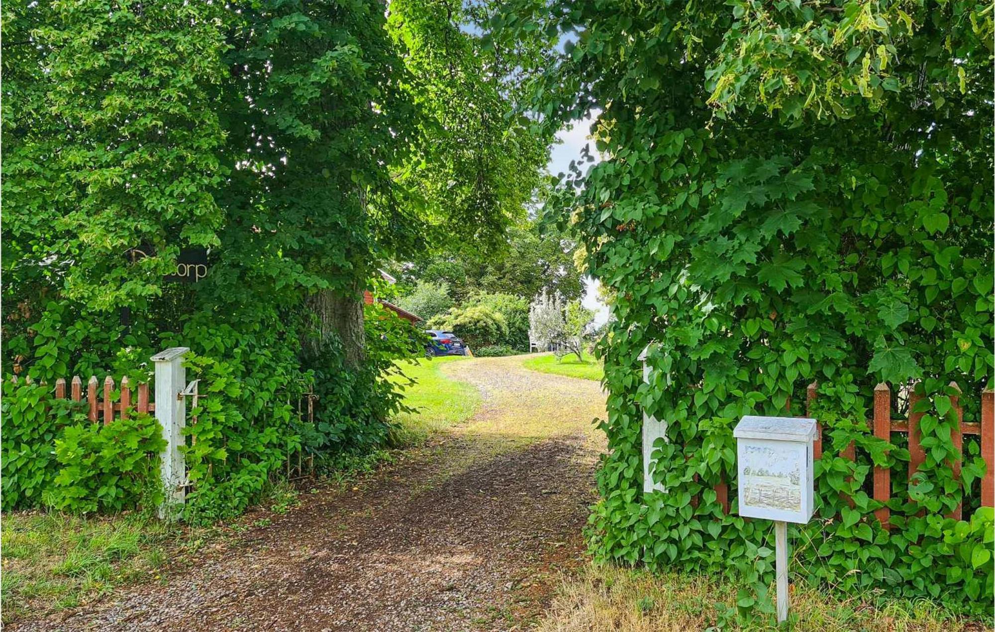 Beautiful Home In Vretstorp With Sauna ภายนอก รูปภาพ